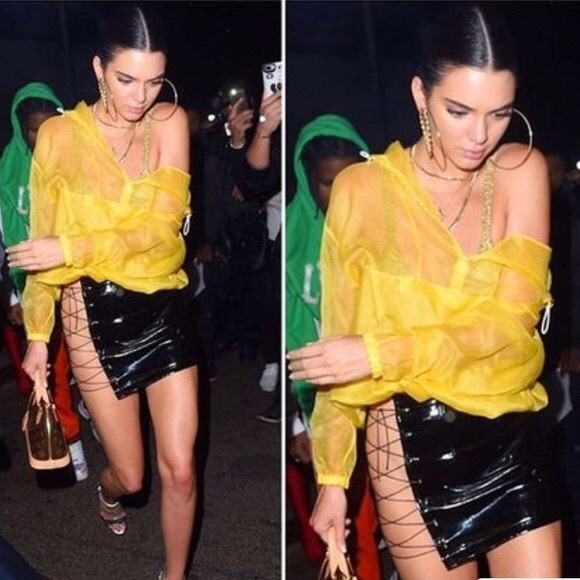 Danielle Guizio Devoiler Black Vinyl Mini Skirt - Picture 2 of 8